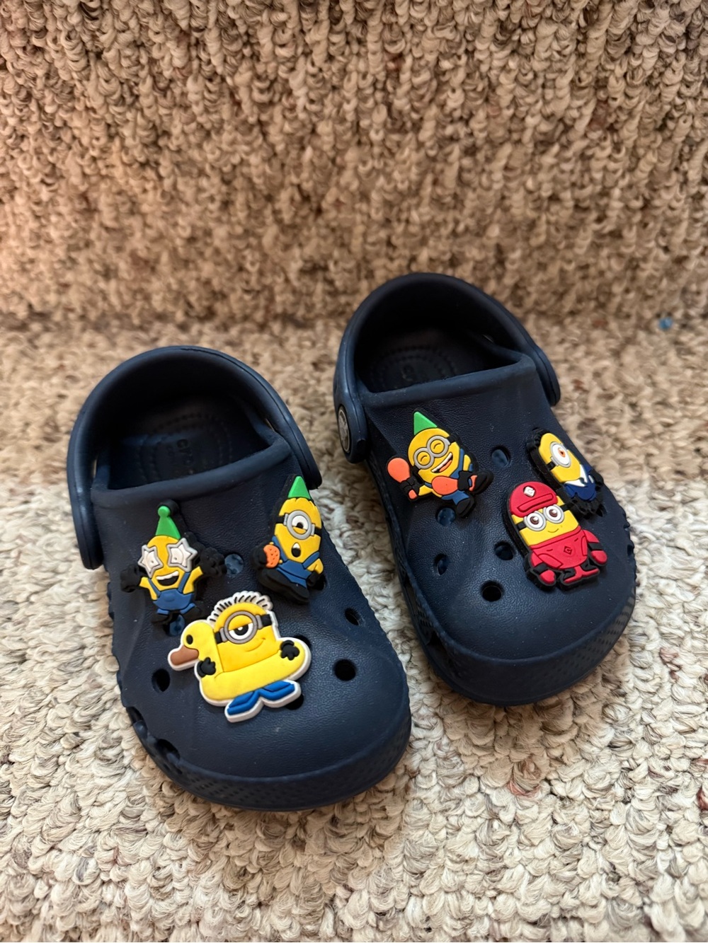 Toddler Crocs 6 Navy Blue with Minion Charms
